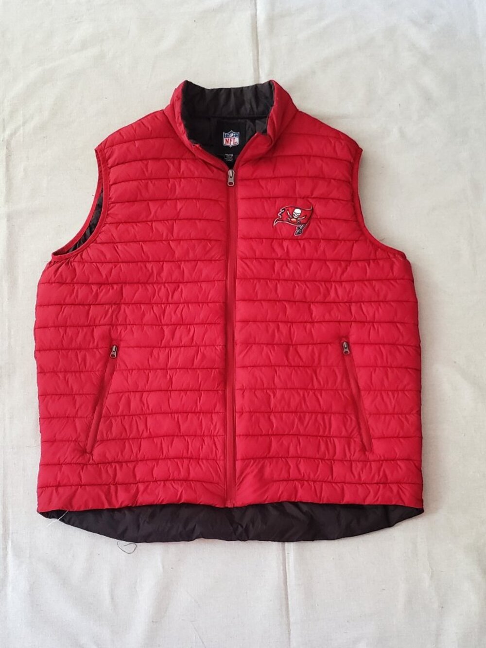 Tampa Bay Buccaneers NFL Puffer Vest Men’s XXL Red Quilted Full Zip Football